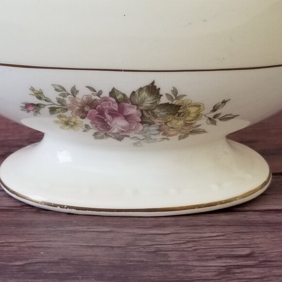 Vintage 1944 Homer Laughlin Eggshell Georgian Gravy Boat with Gold Trim/Accents - Picture 8 of 13